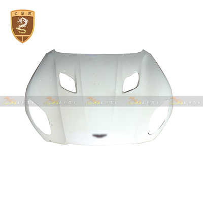 新款阿斯顿马丁DBS 碳纤机盖