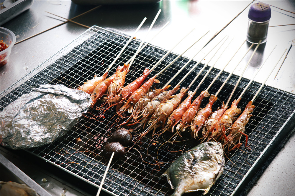 易龙全体小伙伴们全体在10月31号,大夫山深林公园进行了一次烧烤活动