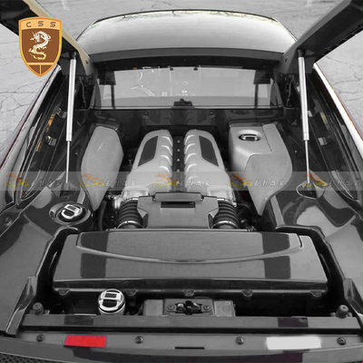 老款奥迪R8碳纤维发动机内饰